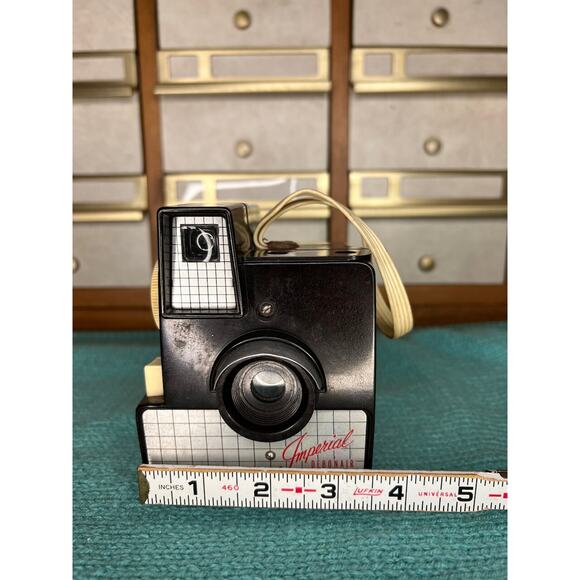 Imperial Debonair 620 Camera Black and red - Picture 10 of 10